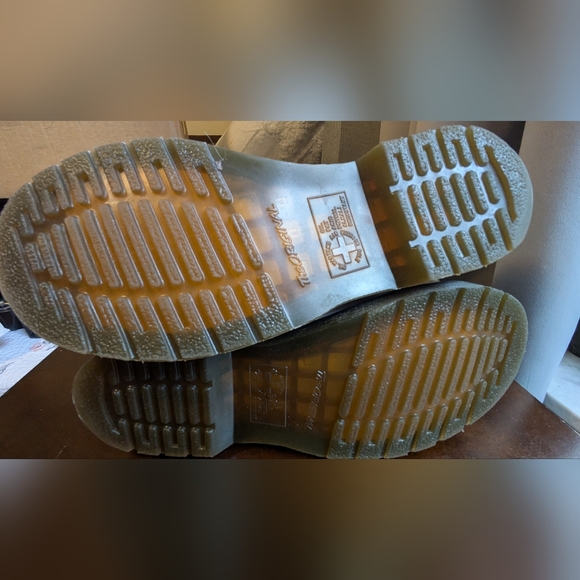 Dr. Martens White Chelsea Boots, Ladies Size 8. Like New. - Picture 8 of 10